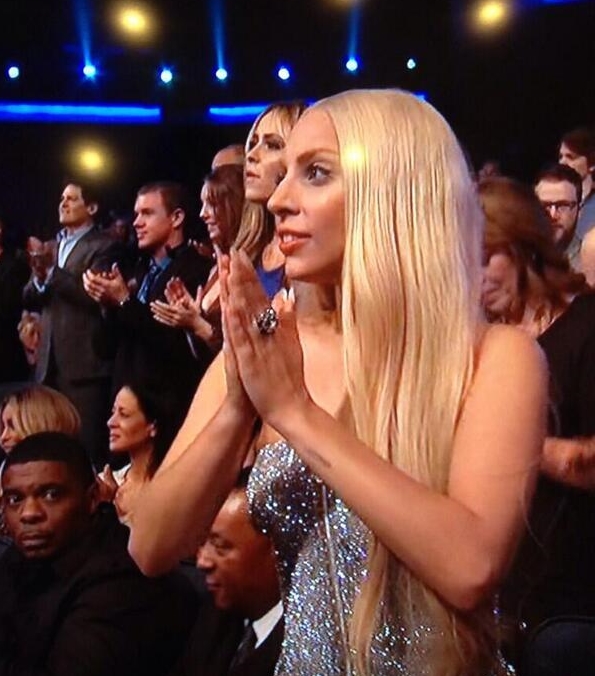 Lady Gaga Clapping at the award AMA 2013
